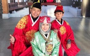 Denny Cagur Dijuluki Pasangan Receh, Sang Istri Beri 'Izin' Poligami?
