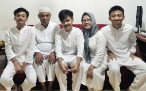 Tunggu Kehadiran Sang Adik, Pemakaman Komika Gebi Ramadhan Sempat Ditunda 