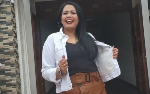 Ely Sugigi Tunjukkan Giginya Tak Berubah Lewat #10yearchallenge, Warganet Salut
