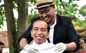 6 Tahun Jadi Langganan Presiden, Tukang Cukur Ini Beber Bayaran yang Diberikan Jokowi Untuknya