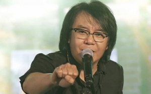 Heboh Foto 'Dua Jari' Bareng Ahmad Dhani, Ari Lasso Klarifikasi Bahas Pilihannya di Pemilu