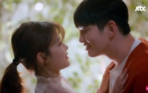 Kelewat Hot, Adegan Ciuman Yoon Kyun Sang dan Kim Yoo Jung Bikin Melongo