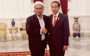 Kubu Prabowo Minta Transparansi Dana, Ngabalin Sebut Jokowi Pakai Uang Pribadi Beli Sabun Rp2 Miliar