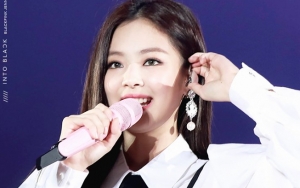 Dikasih Jennie Jepit Rambut di Konser Jakarta, Penonton Ini Berubah dari Hater Jadi Fans