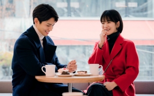 Park Bo Gum Ceria, Song Hye Kyo 'Sembunyi' Dari Wartawan di Pesta Perpisahan 'Encounter'