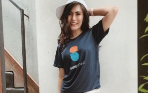 Berusaha Bangkit Usai Bebas Dari Bui, Angela Lee Bagikan Video Lawas Bareng Mendiang Olga Syahputra