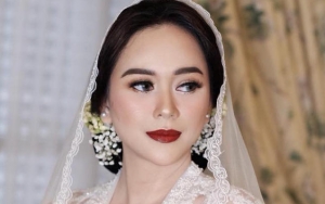 Aura Kasih Curhat 'Ujian Tuhan' Usai Disindir Panggilan Kasus Prostitusi, Ramalan Wirang Terbukti?