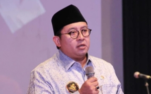 Fadli Zon Ikut Cukur di Garut dan Sebut Mayoritas Pemangkas Rambut Pilih Prabowo