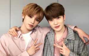 Ekspresi Kocak Taeyong dan Jaehyun NCT 127 Saat Hancurkan Lightstick di Konser
