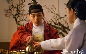Akting Yeo Jin Goo di Episode Baru 'The Crowned Clown' Sukses Bikin Merinding