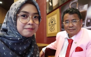  Sukses Capai 9 Juta Subscribers, Hotman Paris Berikan Cincin Seharga 9 Miliar ke Ria Ricis