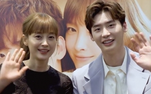 Lee Jong Suk - Lee Na Young Dipuji Awet Muda Jadi Murid di 'Romance is a Bonus Book'