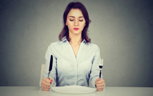 Ini 8 Tips Cepat Menekan Nafsu Makan saat Diet, Hanya dengan Menghirup Aroma Makanan!