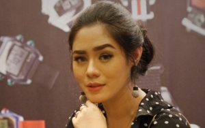 Pihak Keluarga Lempar Daster ke Tanah Makam Saphira Indah