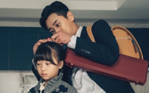 Chemistry Joo Ji Hoon dan Aktris Cilik Shin Rin Ah di Foto Adegan 'Item' Curi Perhatian