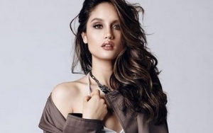 Pose Seksi Seperti Ini, Cinta Laura Banjir Pujian Netter