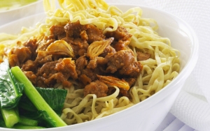 Viral Mie Ayam Cuma Rp 1.000 di Jember