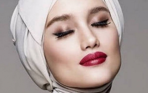  Cinta Laura Berhijab, Netter: Adem Kayak Di Puncak