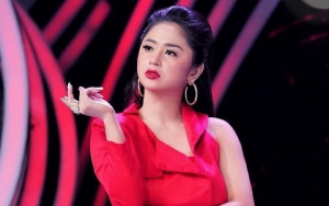 Dewi Persik Beri Kejutan Hingga Cium Tulus Sang Asisten Saat Ultah, Netter Mewek