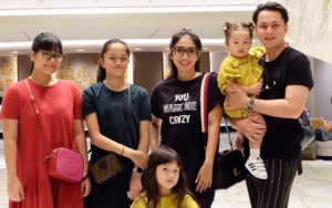 Andhika Pratama 'Diledek' dalam Perayaan Imlek, Ussy Sulistiawaty Malah Banjir Doa Ini