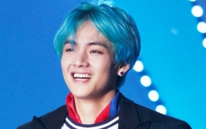 V BTS Dicurigai Gunakan Rokok Elektrik Gara-Gara Foto Unggahannya Ini