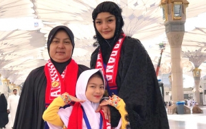 Ibunda Siti Badriah Tetap Sederhana Meski Putrinya Terkenal, Netter Sindir Ibu Artis Lain
