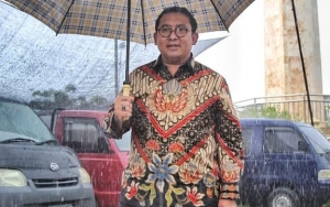 Jokowi Banggakan Infrastruktur, Fadli Zon Miris Warga Aceh Masih Sebrangi Sungai Pakai Jembatan Tali