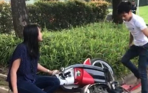 Pria yang Viral Banting Motor Karena Tak Terima Ditilang Lanjut Bakar STNK