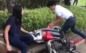 Motor Pria yang Ngamuk Usai Ditilang Ternyata Milik Sang Pacar, Grab Beri Tumpangan Gratis 1 Bulan