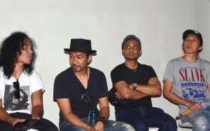 Slank Asyik Kunjungi Ibunda Jokowi Setelah Dituntut Sang Mantan Bassist