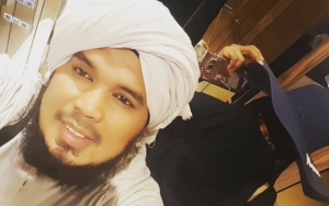 Ustaz Derry Sulaiman Berhasil Tangkap Pelaku yang Aniaya Sang Istri Karena Pakai Cadar