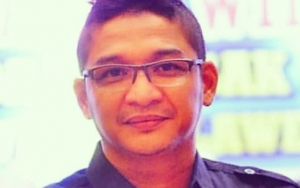 Pasha Ungu Umrah Saat Mantan Ibu Mertua Wafat, Nangis Ketika Video Call Okie dan Kiesha