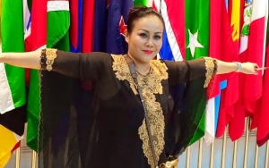 7 Potret Mak Vera, Mantan Manajer Olga Syahputra Yang Dituduh Curi Uang Demi Judi