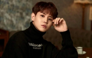 Yoseob Highlight Kembali Tulis Surat Buat Fans Saat Wamil