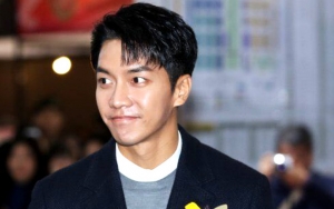 Lee Seung Gi Bikin Fans 'Overdosis' Usai Pamer Foto Menggambar Kuda Laut