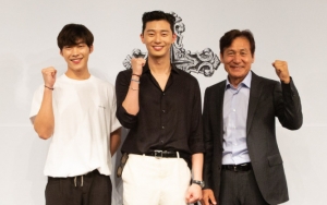 Intip Penampilan Park Seo Joon - Woo Do Hwan di Balik Layar Film 'The Divine Fury'