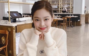 Gaya Jennie Black Pink Disebut Mirip Nenek-Nenek Saat Berangkat ke Singapura