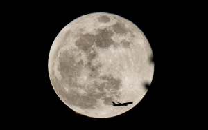 Jangan Lewatkan Supermoon Paling Terang dan Besar di 2019, Ini Fakta yang Perlu Kalian Ketahui