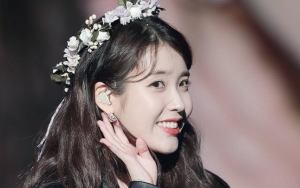 IU Dikira Ngeprank Usai Telepon Sekolah Buat Hadiri Wisuda Penggemar