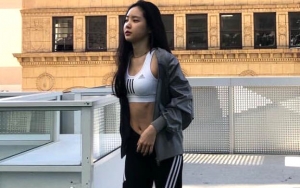 Pose Aneh Na Eun A Pink di Jalanan LA Tuai Komentar Nyinyir Netter