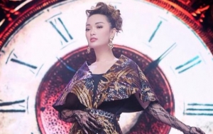  Zaskia Gotik Tampil Syar'i Bercadar Didoakan Hijrah, Dapat Pesan Khusus Dari Eko Patrio