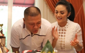 Krisdayanti Manjakan Raul dengan Hujan Uang dan Hadiah Ultah Mahal, Aksi Cium Bibir Dikecam