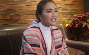 Denada Tulis Lagu Untuk Shakira, Didedikasikan Sebagai Pengingat Masa-Masa Berat di Singapura
