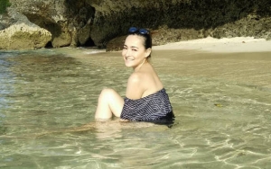 Cuek Dicibir Terlalu Mesra, Dewi Rezer Ogah Buru-buru Nikah Tapi Sudah Kenalkan Pacar Ke Eks Suami