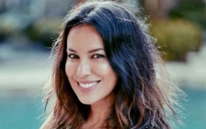  Pajang Foto Remang-remang, Bodi Seksi Sophia Latjuba Bak Biola Spanyol Banjir Pujian