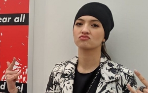 Wajah Geulis Raline Shah tak Terbantahkan oleh Netter meski Rambut Kocar-Kacir oleh Angin