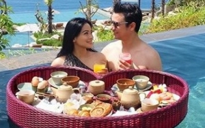  Romantisnya Titi Kamal Rayakan Ultah Christian Sugiono Di Maldives