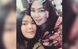 Meldi Suruh Dewi Persik Nyembah Kayak Babu, Sikap Kasar ke Ibu Saat Jalan Kaki Terbongkar?