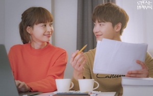 Sederet Dialog Romantis Lee Jong Suk - Lee Na Young di 'Romance Is A Bonus Book'