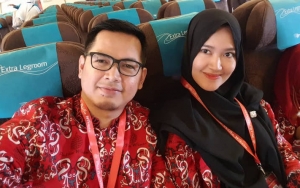 Tommy Kurniawan Kampanye 'Door To Door', Istri Cantik Ikut Dampingi Meski Hamil